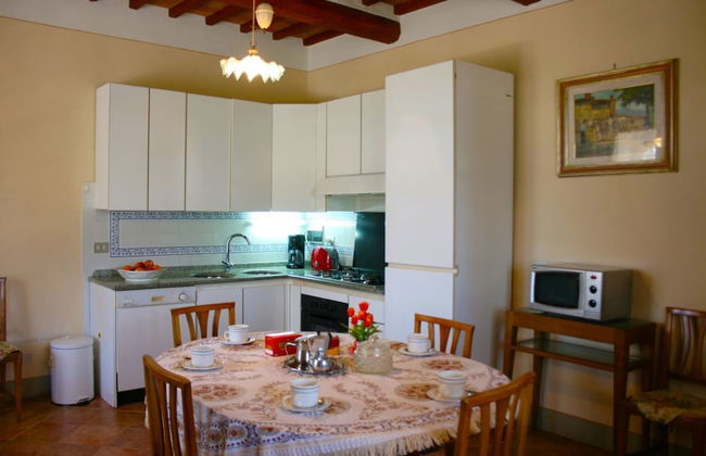 Stunning private villa for 8 guests with private pool, WIFI, TV, terrace, pets allowed and parking - Photo 7
