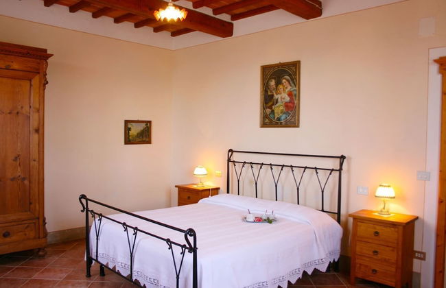 Stunning private villa for 8 guests with private pool, WIFI, TV, terrace, pets allowed and parking - Photo 4