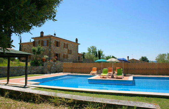 Stunning private villa for 8 guests with private pool, WIFI, TV, terrace, pets allowed and parking - Photo 24