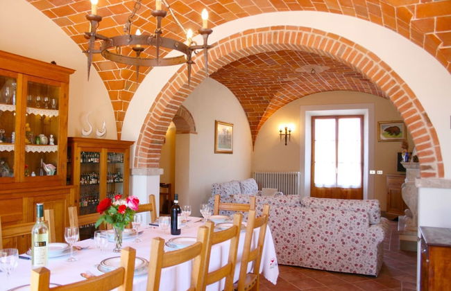 Stunning private villa for 8 guests with private pool, WIFI, TV, terrace, pets allowed and parking - Photo 8