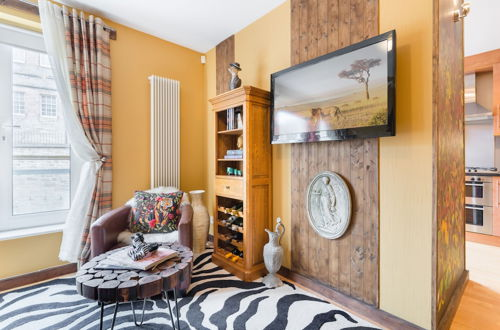 Photo 17 - Quirky 1 Bedroom Apartment Next to Holyrood Palace