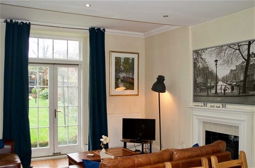 Photo 18 - Stunning 3 Bedroom City Centre Home