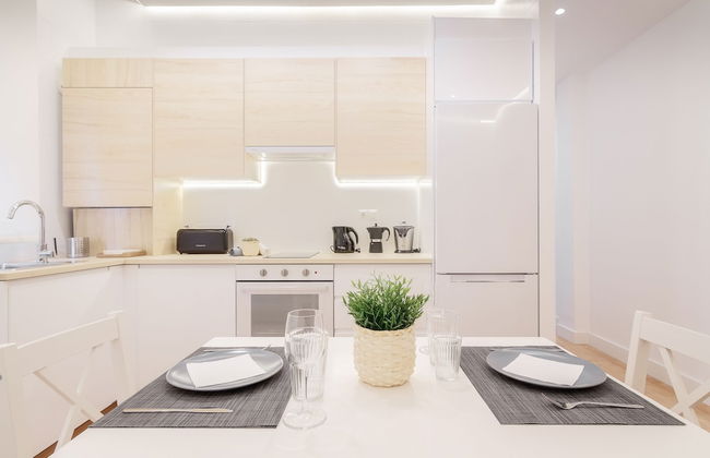 Apto Reformado con encanto by URBANHOSTS - Foto 10