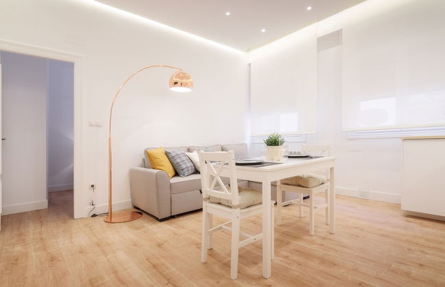 Apto Reformado con encanto by URBANHOSTS - Foto 12