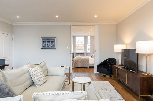 Photo 14 - JOIVY Astonishing 2 Bedroom near Mayfair & Piccadilly Circus