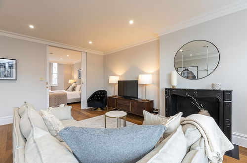 Photo 12 - JOIVY Astonishing 2 Bedroom near Mayfair & Piccadilly Circus