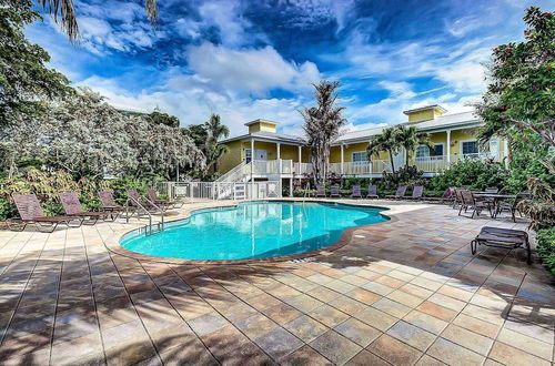 Photo 2 - Beach Club at Siesta Key Poolside D