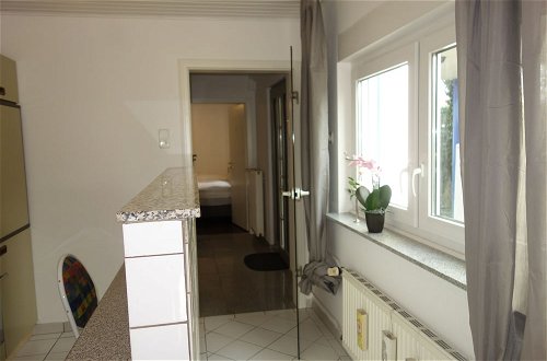 Photo 11 - Tolstov-Hotels Large 3 Room Apartment with Garden