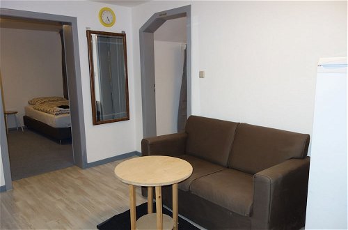 Photo 26 - Tolstov-Hotels Large 3 Room Apartment with Garden