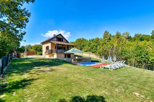 Photo 16 - Jungle House With Pool and Hot Tub