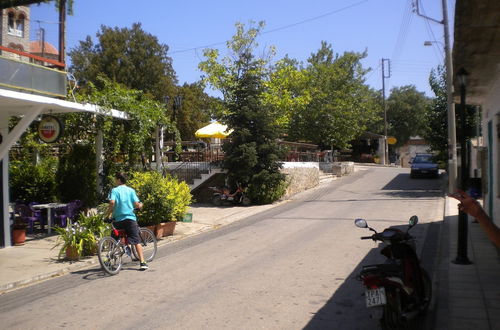 Photo 25 - Cosy Holiday Home With Garden in Leonidio