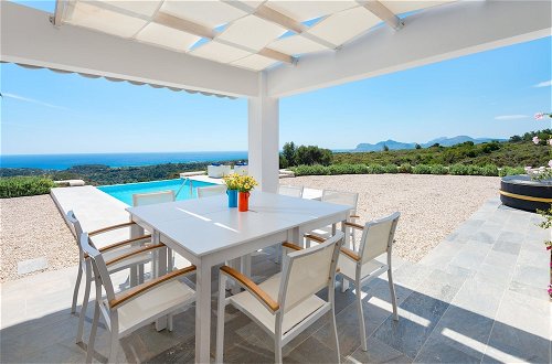 Foto 11 - Beautiful new Luxury Villa Near the Coast, Nice Pool, Beautiful sea View, Rhodes