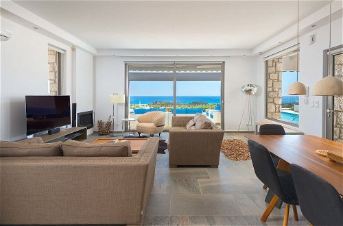Foto 9 - Beautiful new Luxury Villa Near the Coast, Nice Pool, Beautiful sea View, Rhodes