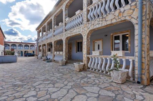 Photo 14 - Homely Apartment in Vir With Balcony