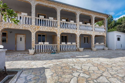 Photo 15 - Homely Apartment in Vir With Balcony