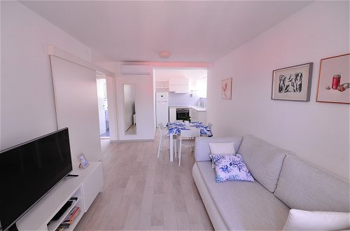 Foto 8 - A2 - Luxury apt in Center, Just 5min From Beach