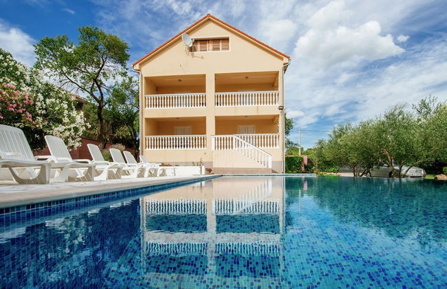 Private Estate With 2 Infinity Pools - Foto 25