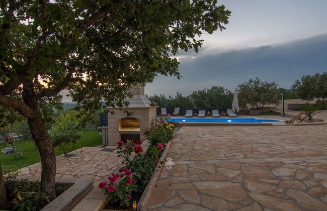 Beautiful Villa in Lisicic With Private Pool - Foto 29