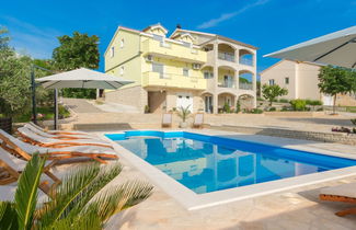 Foto 1 - Beautiful Villa in Lisicic With Private Pool