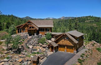 Photo 1 - Glacier Luxury Lodge