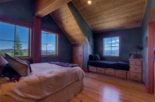 Photo 4 - Glacier Luxury Lodge