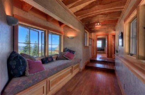 Photo 14 - Glacier Luxury Lodge