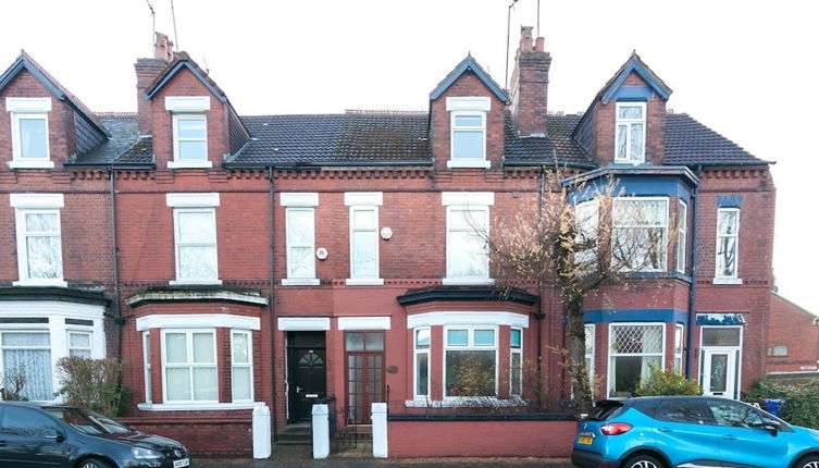 Photo 1 - 6 Bed House near Manchester