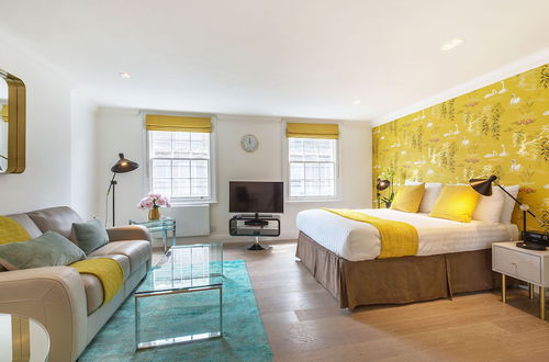 Photo 6 - Marylebone - Wyndham Street apartments by Viridian Apartments