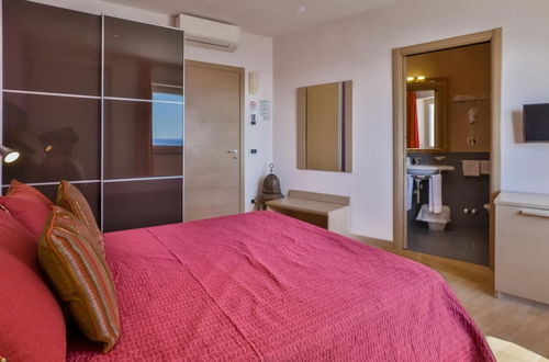 Photo 12 - Luxury Room With sea View in Amalfi ID 3929