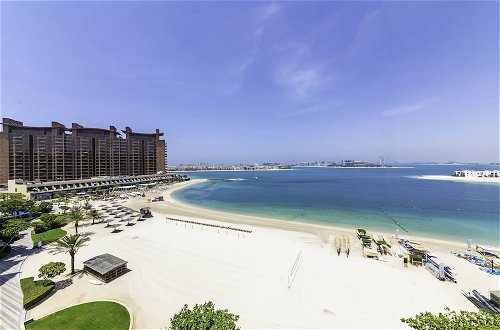 Foto 16 - Maison Privee - Beach Access Apt w/ Burj & Sea Views on The Palm