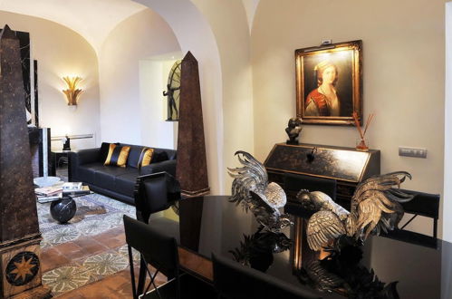 Photo 7 - La Palazzina Santa Dorotea Splendid Rome Townhouse With Courtyard Garden