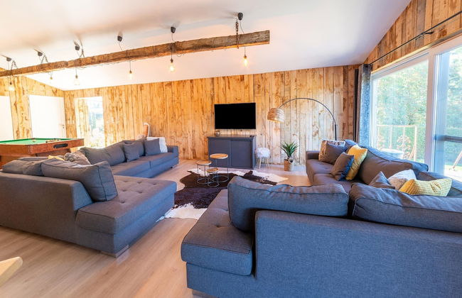 Lush Chalet Near Lake of Butgenbach - Foto 1
