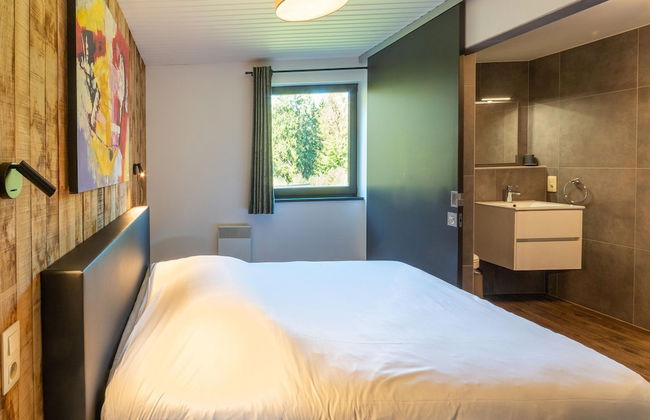 Lush Chalet Near Lake of Butgenbach - Foto 11