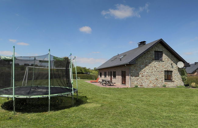 Spacious Holiday Home in the Ardennes with Sauna & Hot Tub - Foto 35