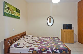Photo 2 - One Bedroom Apartment