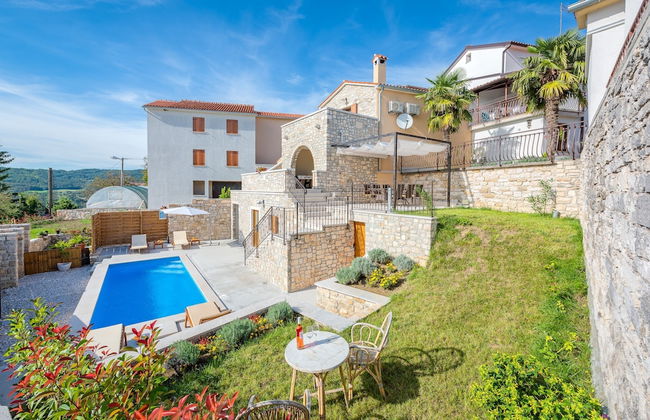 Holiday Home in Pazin With Private Pool - Foto 1