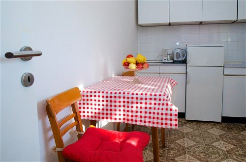 Photo 4 - Romantic Apartment With big Garden and Grill
