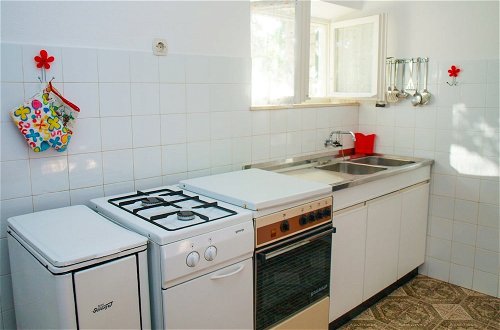 Foto 6 - Romantic Apartment With big Garden and Grill