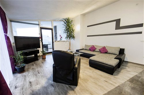 Photo 22 - Modern 100m2 apt With the Terrace & Beautiful View