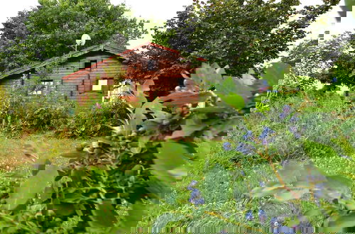 Photo 29 - Charming Holiday Home With Private Garden
