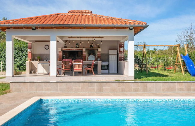 Detached Holiday Home With Swimming Pool, Near the Beach - Foto 13