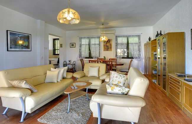 Holiday Home With Swimming Pool, Near the Center - Foto 10