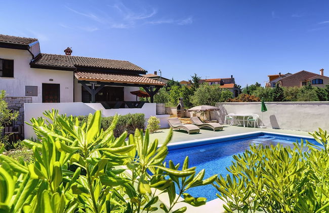 Holiday Home With Swimming Pool, Near the Center - Foto 15