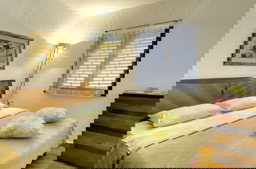 Foto 3 - Holiday Home With Swimming Pool, Near the Center