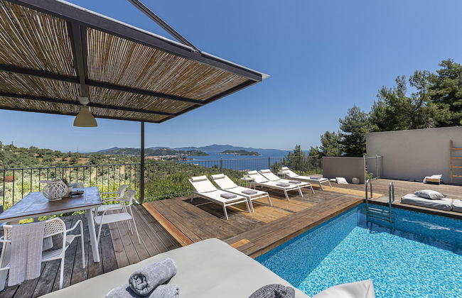 Superior 3-bedroom Villa Cassiope With Private Pool and Breathtaking Sea Views - Foto 1