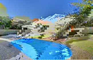 Foto 1 - Detached Holiday House With Private Pool Only Near the Beach