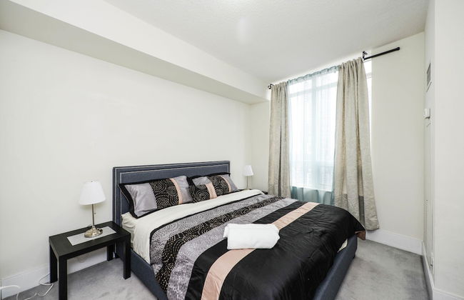 Sarkar Suites - 330 Burnhamthorpe Road - Foto 7