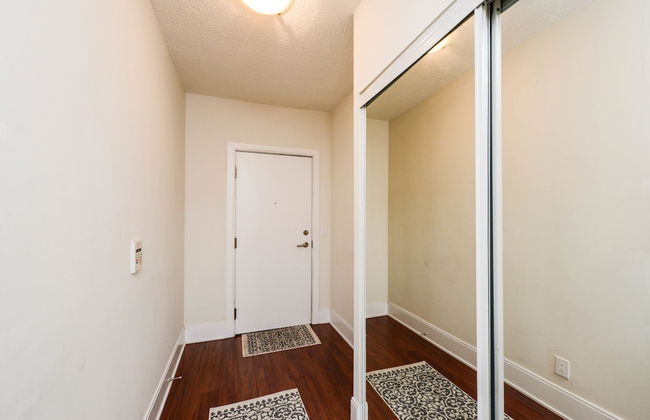 Sarkar Suites - 330 Burnhamthorpe Road - Foto 3
