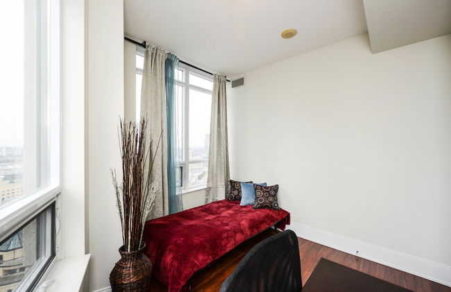 Sarkar Suites - 330 Burnhamthorpe Road - Foto 6