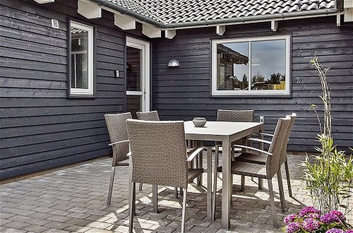 Photo 20 - 18 Person Holiday Home in Blavand